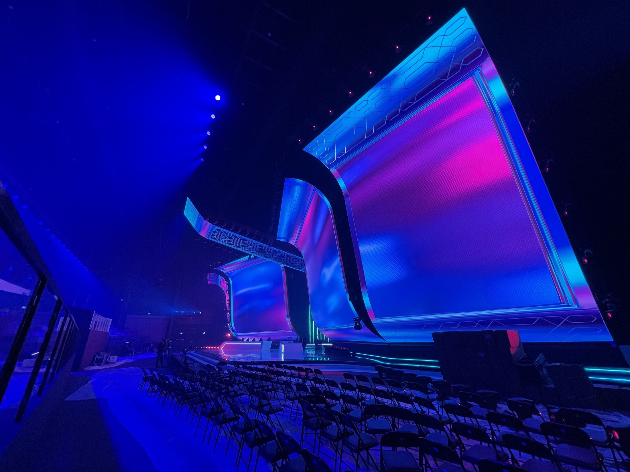 EWC live stage view