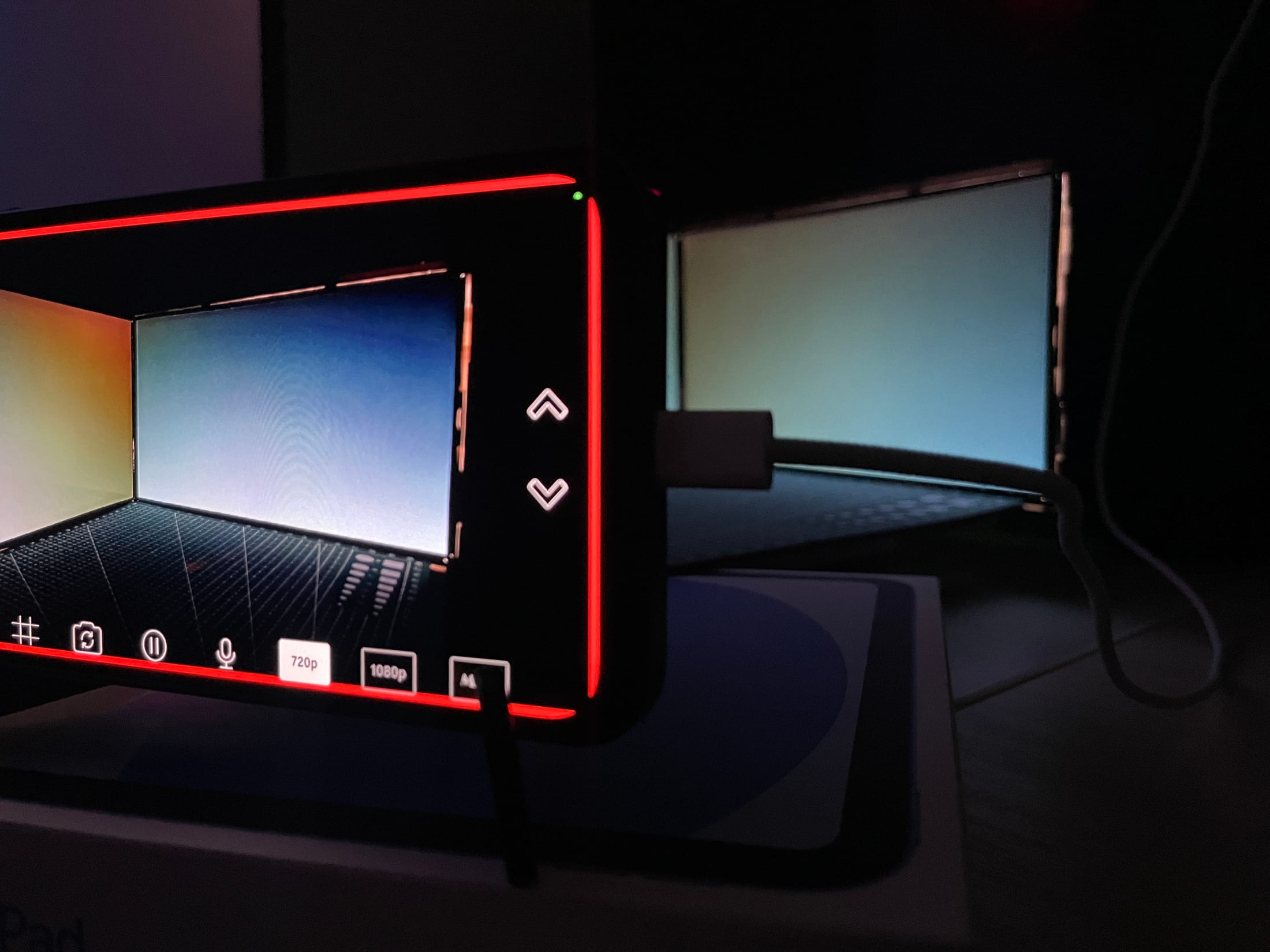 Mobile camera view into the miniature volume